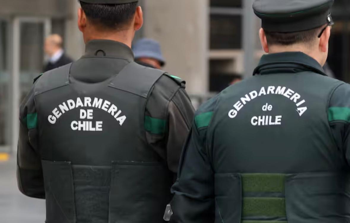 Operativo en cárcel de Quillota tras hallazgo de explosivo: Incautan armas blancas y celulares