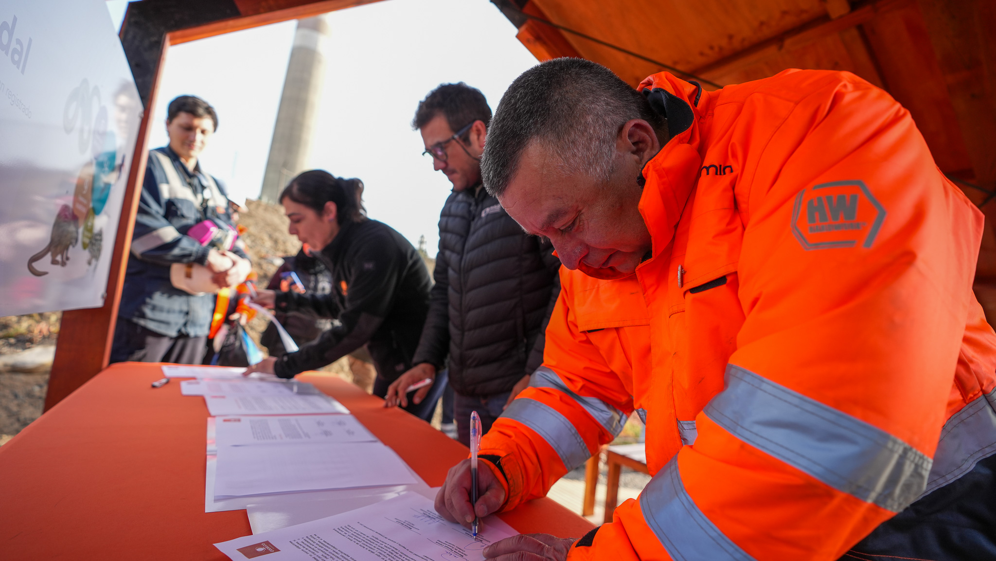 Codelco Ventanas y empresas colaboradoras firman “Compromiso por la Sustentabilidad”
