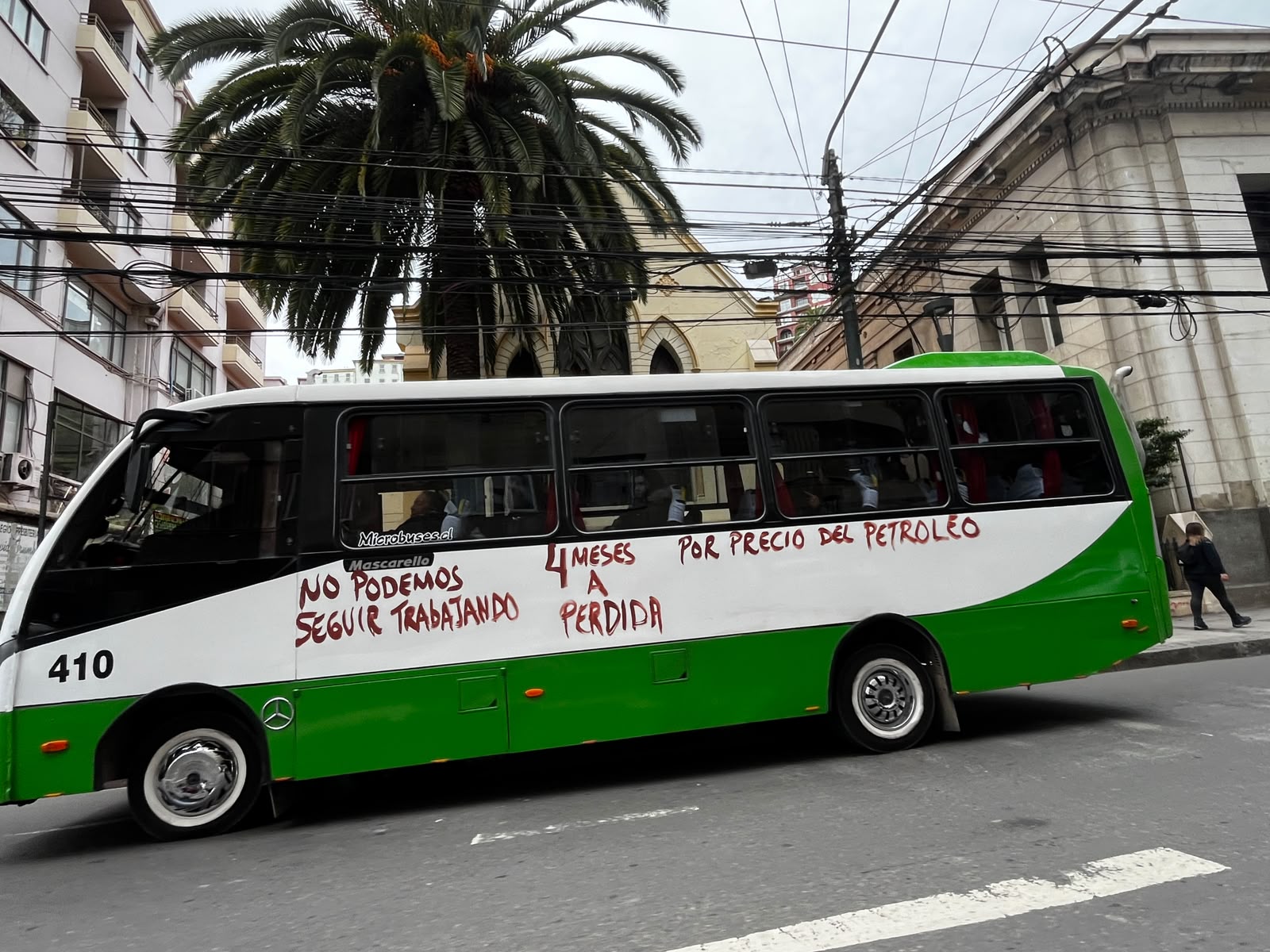 Conductores de micros del Gran Valparaíso advierten posible paralización por retraso en bono y cuestionan pago electrónico