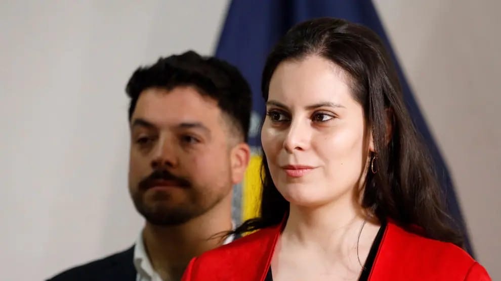 RENUNCIA DIRECTORA JURÍDICA DE LA MUNICIPALIDAD DE VALPARAÍSO