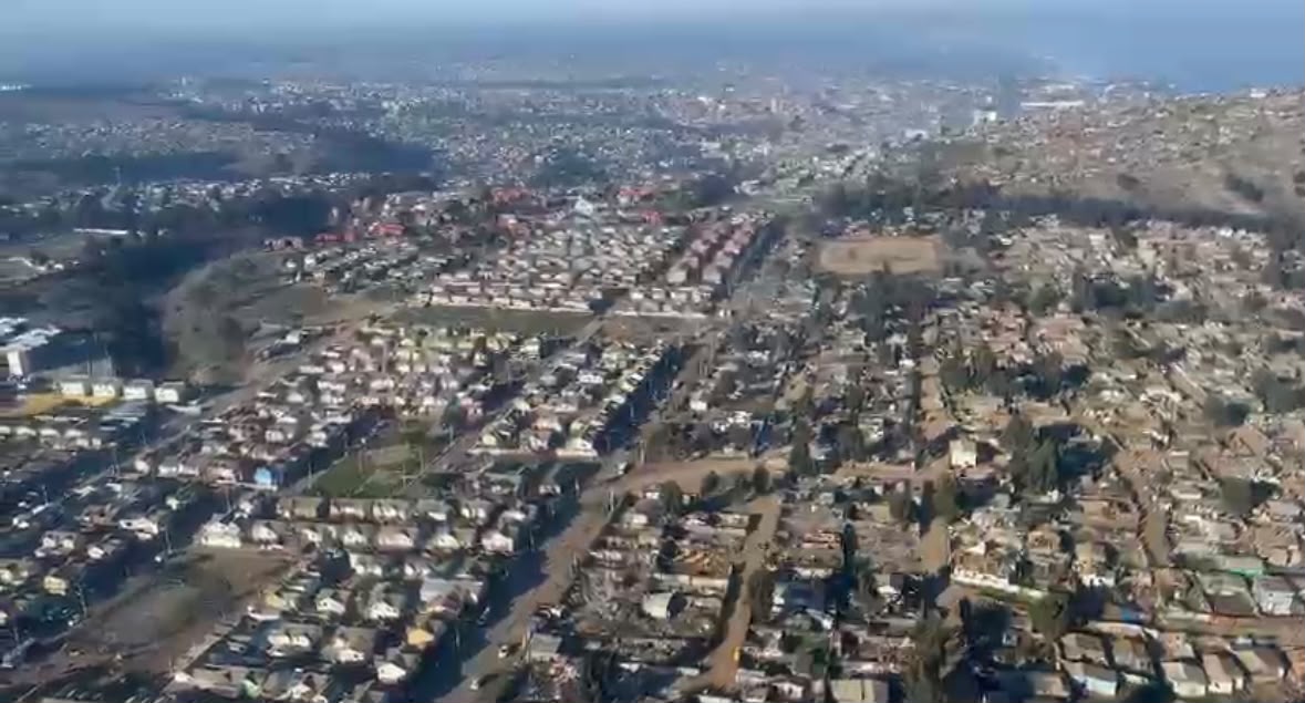 Gobierno concreta desalojo de toma en San Antonio y anuncia que operativo se replicará en otras regiones