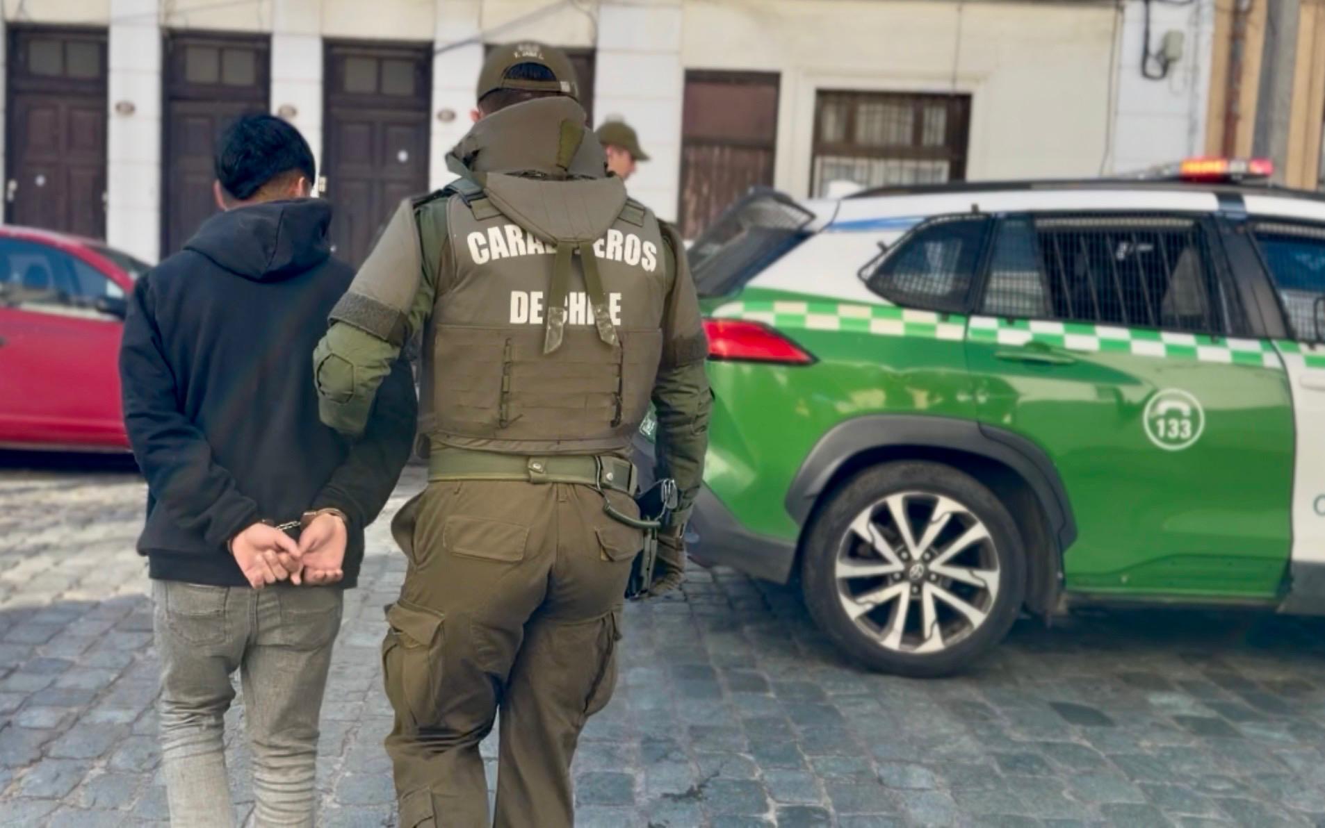 Caen tres delincuentes que operaban en grupo: atacaban a adultos mayores y turistas en Valparaíso